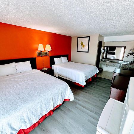 Relax Inn Henryetta Bagian luar foto