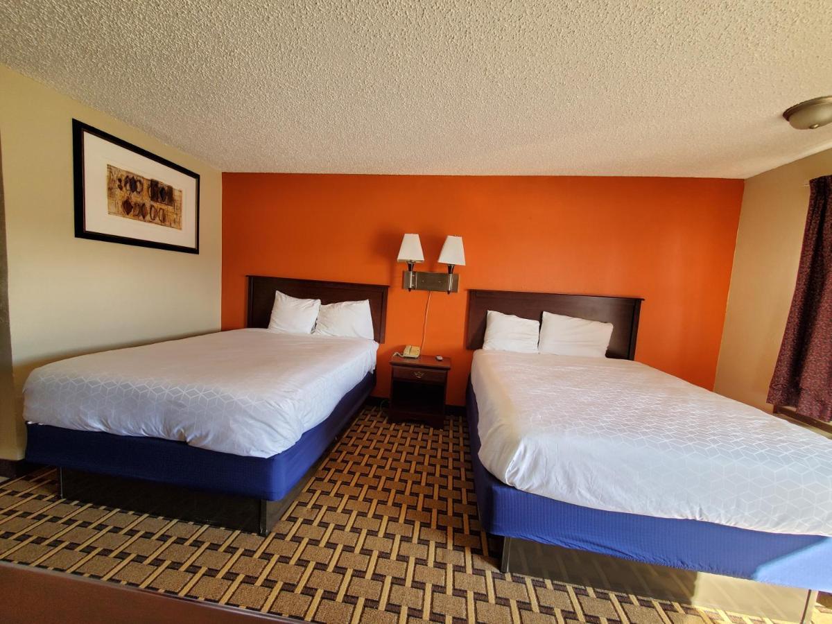 Relax Inn Henryetta Bagian luar foto