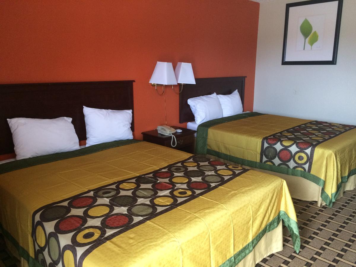 Relax Inn Henryetta Bagian luar foto